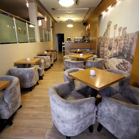 拜利斯酒店 酒店